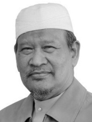 DATO' ISMAIL KAMUS